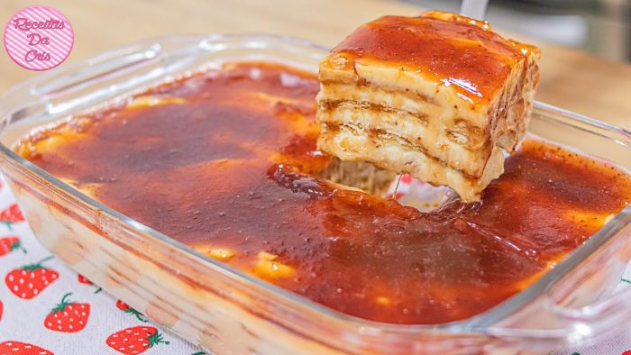 PAVÊ FÁCIL DE CREME COM COBERTURA DE GELEIA DE MORANGO | RECEITAS DA CRIS