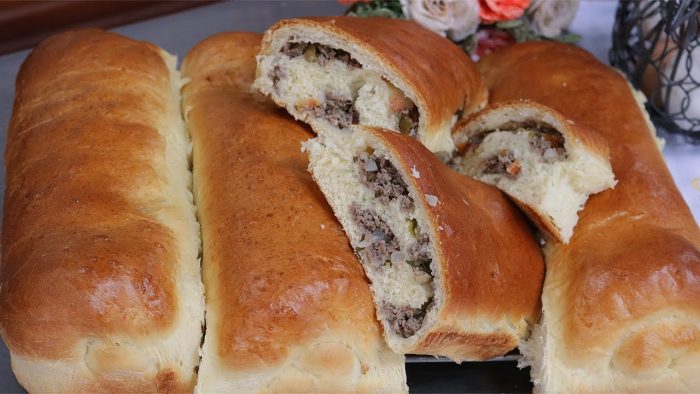 ESSE PÃO CASEIRO RECHEADO É MUITO SIMPLES MASSA FOFINHA E DELICIOSO! RECEITA DE FAMÍLIA