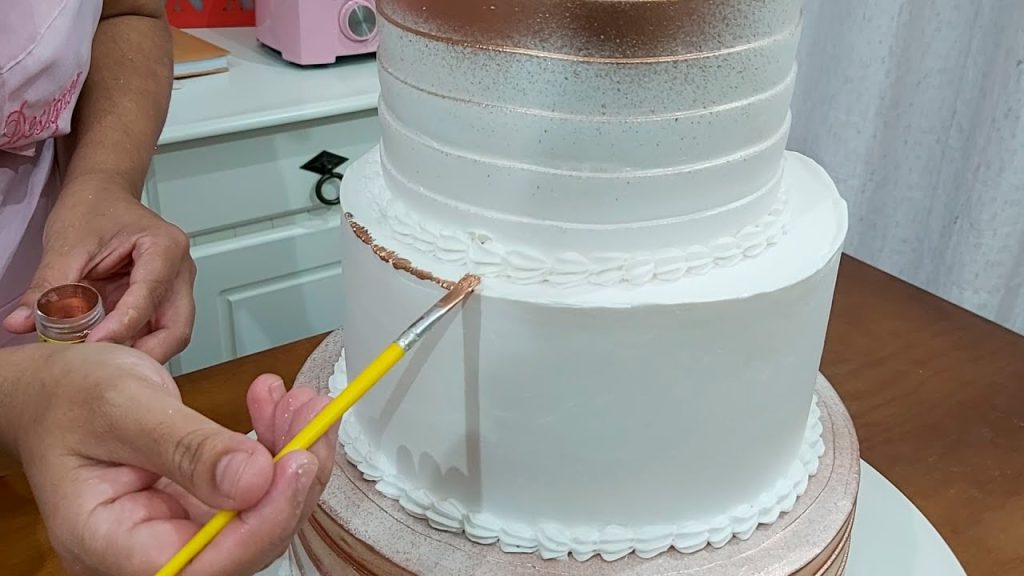 DECORAÇÃO DE BOLO DE 3 ANDARES VERDADEIROS 😱😱  COM FLORES NATURAIS 🌺🌺 / PARIS CAKE DESIGNER