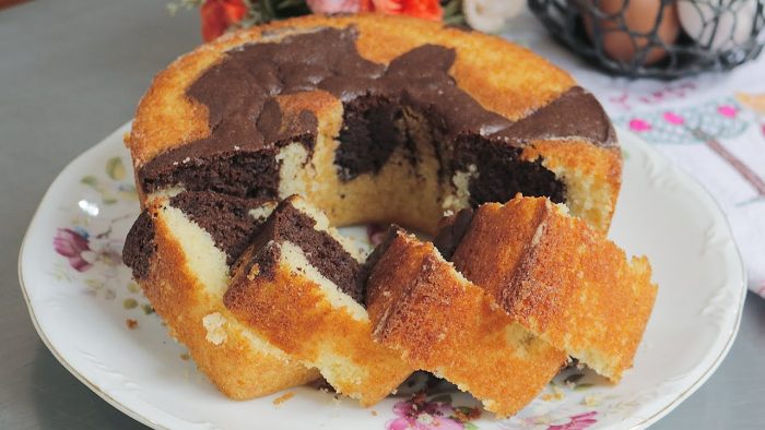 BOLO MESCLADO FOFINHO! FIZ EM 3 MINUTOS! RECEITA FÁCIL DE BOLO SIMPLES