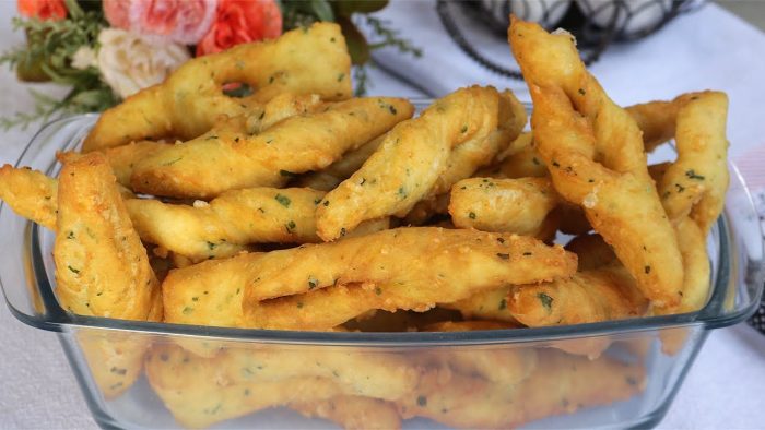 CUECA VIRADA: QUANDO FAÇO ASSIM NÃO SOBRA  NADA! MASSA SALGADA E FOFINHA! Receita Fácil e Rápida