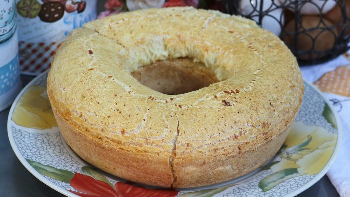 COLOCA TUDO NO LIQUIDIFICADOR! FIZ EM POUCOS MINUTOS O MELHOR E + FÁCIL BOLO PÃO DE QUEIJO DO MUNDO
