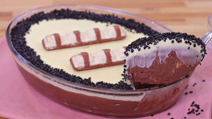 MOÇA GELADA DE CHOCOLATE NA TRAVESSA | SEM GELATINA , SUPER CREMOSA PARA O DIA DAS MÃES