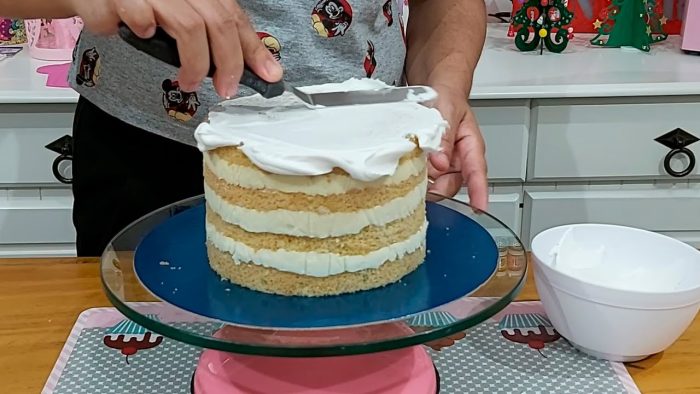 DECORAÇÃO SIMPLES COM CHANTILLY DETETIVES DO PRÉDIO AZUL / EFEITO TIJOLINHO / PARIS CAKE DESIGNER