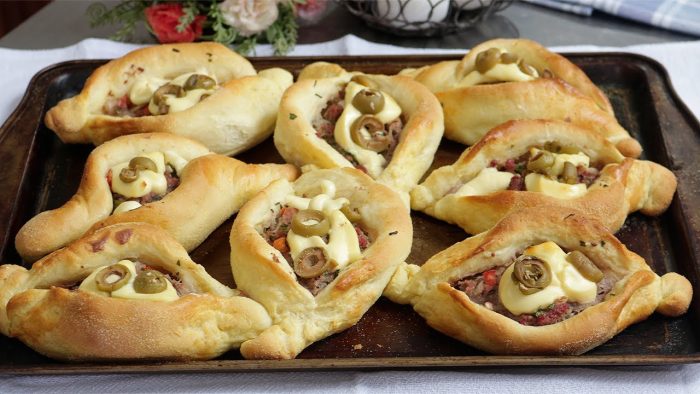 ESFIHA TURCA SIMPLES, FÁCIL E DELICIOSA! ESFIRRA DE CARNE COM MASSA FOFINHA!