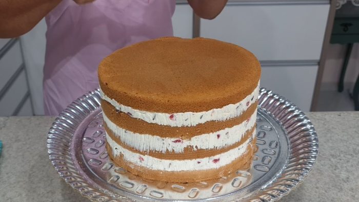 DECORAÇÃO DE BOLO MUITO FÁCIL DE FAZER / ESSE TEMA ESTA EM ALTA NO MOMENTO @PARISCAKEDESIGNER