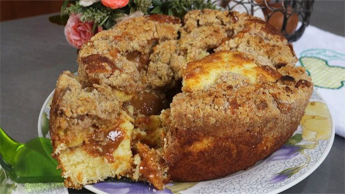 O FAMOSO BOLO DE BANANA DO SUL COM APENAS 2 OVOS! CUCA RÁPIDA E FÁCIL