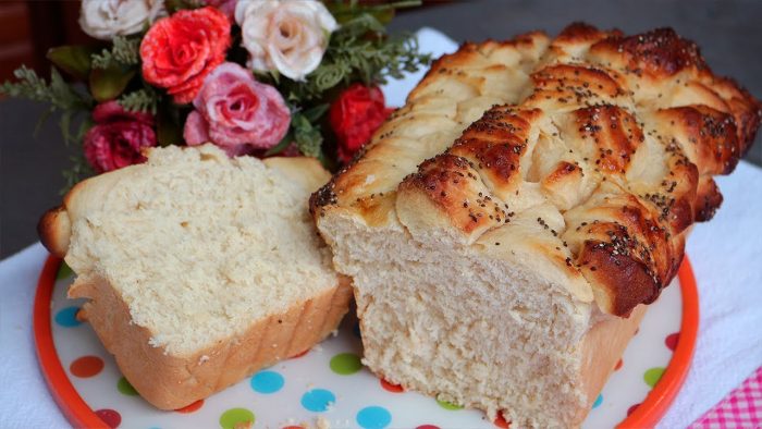 SURPREENDA COM ESSA MASSA DE PÃO – PÃO DE MANTEIGA COM IOGURTE SUPER MACIO E GOSTOSO