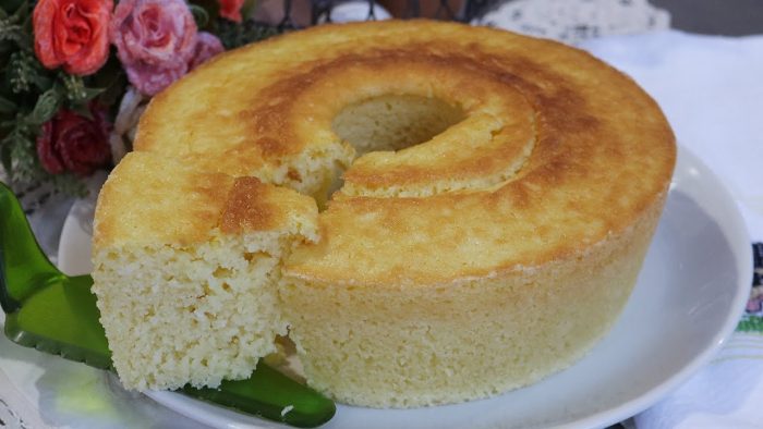 RECEITA MAIS FÁCIL E GOSTOSA DE BOLO DE AIPIM RÁPIDO E FOFINHO