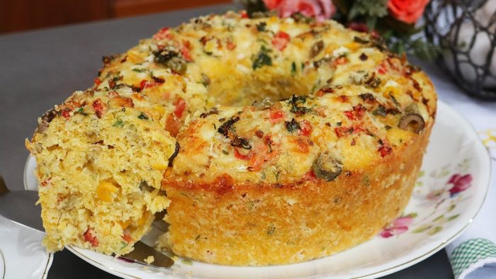 ESSE BOLO SALGADO É IRRESISTÍVEL! VOCÊ NÃO CONSEGUE COMER SÓ UM PEDAÇO! RÁPIDO, FÁCIL E FOFINHO