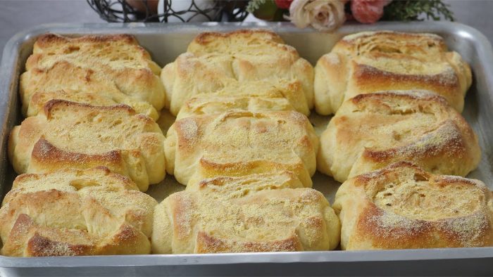 PÃO FOFINHO SEM OVOS COM POUCOS INGREDIENTES – PÃOZINHO DE MILHO FÁCIL, ECONÔMICO E SABOROSO