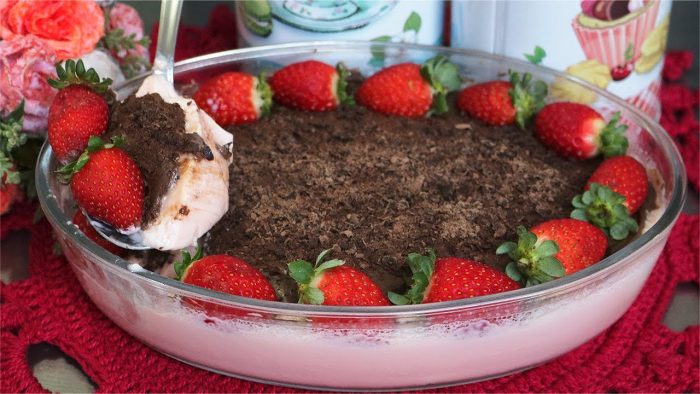 BATE SÓ 2 MINUTOS E PRONTO! SOBREMESA GELADA SUPER CREMOSA E FÁCIL DEMAIS