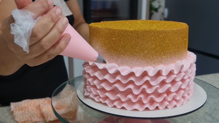 TRABALHO COM BICOS DE CONFEITAR / BOLO DAS PRINCESAS@PARISCAKEDESIGNER