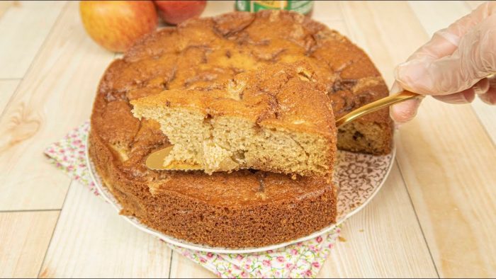 BOLO DE MAÇÃ RÁPIDO E MUITO FÁCIL! | A Receita Mais Fácil e DELICIOSA!
