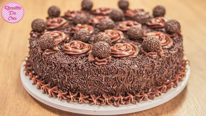 BOLO DE ANIVERSÁRIO CASEIRO DE CHOCOLATE BRIGADEIRO | DECORAÇÃO FINAL | 2° PARTE | RECEITAS DA CRIS