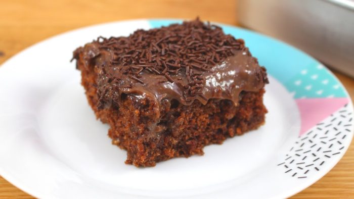 BOLO DE CHOCOLATE FÁCIL DE FAZER E FICA DIVINO | CAKEPEDIA