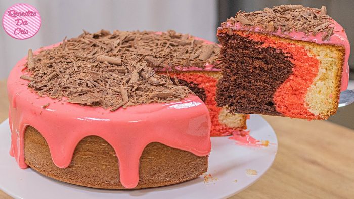 BOLO NAPOLITANO INCRÍVEL COM COBERTURA QUE NÃO VAI AO FOGO DE MOUSSE DE TANG | RECEITAS DA CRIS