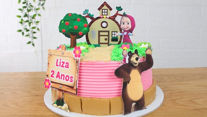 BOLO DECORADO COM CHANTININHO DA MASHA E O URSO | CAKEPEDIA