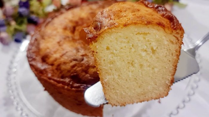 BOLO DE COCO! PERFEITO PARA O CAFÉ,  SEM GLÚTEN. COM LEITE CONDENSADO SEM LACTOSE.