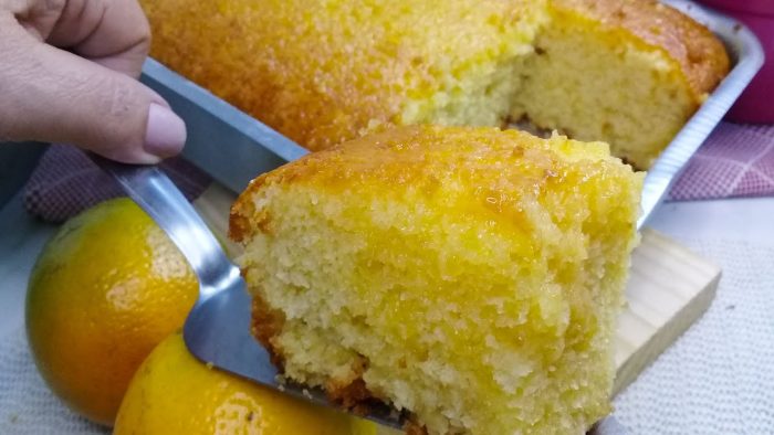 Veja como esse BOLO DE LARANJA é molhadinho e fofo! O bolo da minha infância! Simples de fazer!