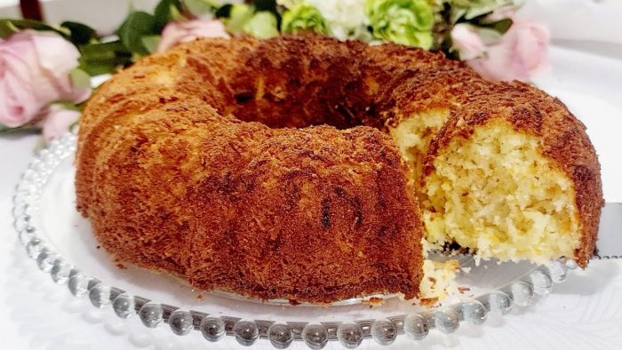 MISTURE CENOURA COM COCO E FAÇA O BOLO PERFEITO PARA O CAFÉ. BOLO DE CENOURA COM COCO!