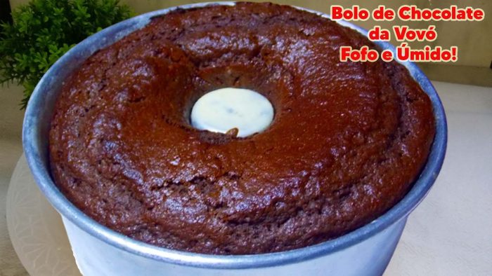 O ingrediente que deixa esse BOLO DE CHOCOLATE DA VOVÓ super fofo e úmido eu vou te contar!!!