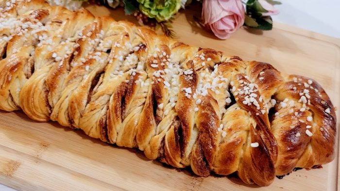 ROSCA DE CANELA TORCIDA! CHEIA DE CAMADAS E PERFEITA A QUALQUER HORA.