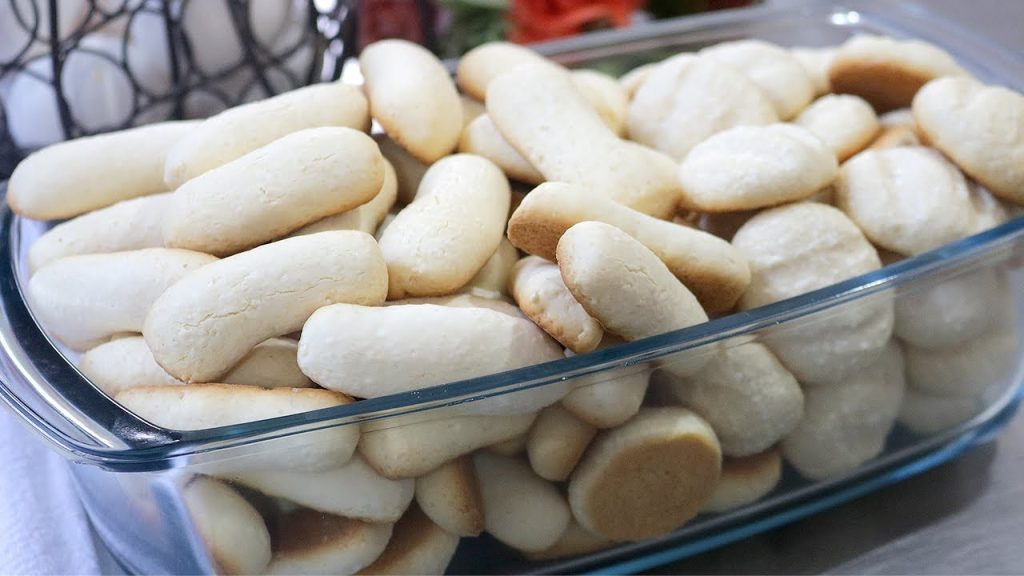 SEM TRIGO E SEM OVOS! 3 INGREDIENTES + 1 CAIXA DE LEITE CONDENSADO! BISCOITO FÁCIL E DELICIOSO