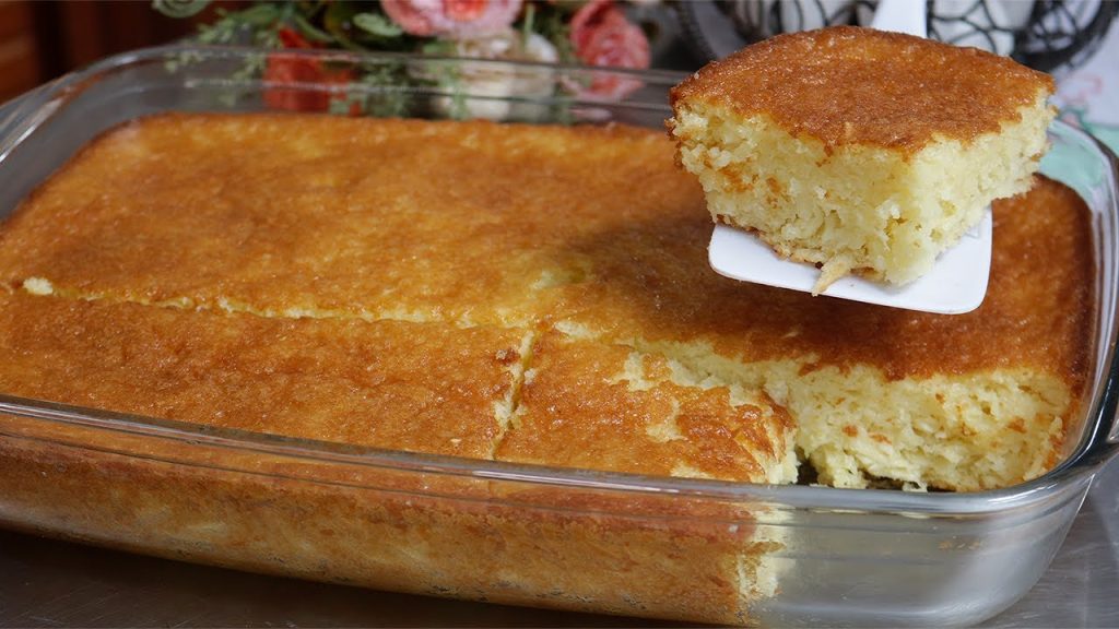 FIZ A MÃO EM MENOS DE 5 MINUTOS! BOLO DE AIPIM DA VOVÓ SEM LIQUIDIFICADOR – Bateu Ta Pronto