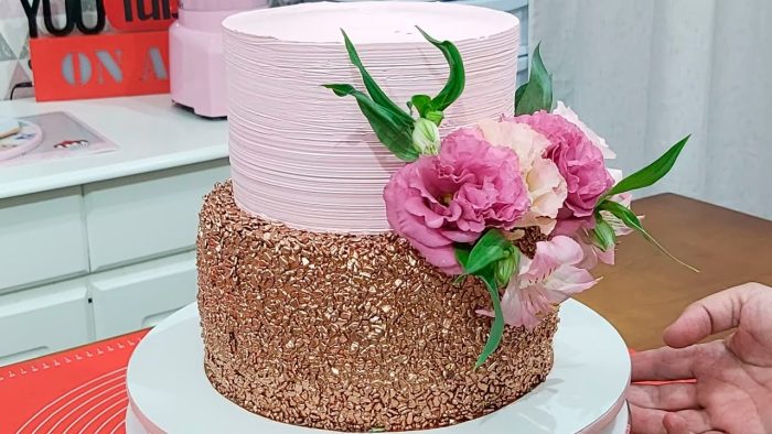 BOLO DE ANDAR SUPER FÁCIL DE FAZER COM FLORES NATURAIS / PARIS CAKE DESIGNER