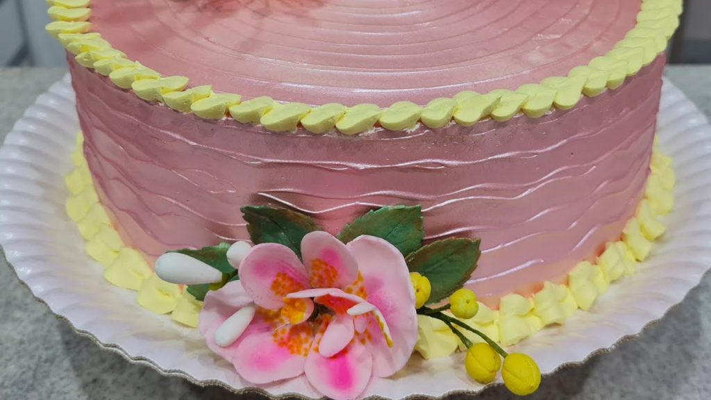 BOLO PARA 60 PESSOAS / DECORAÇÃO FEITA COM FLORES DE AÇUCAR /ARO 30 X 10 CM @PARISCAKEDESIGNER