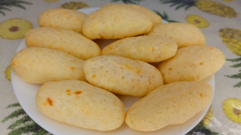 BOLINHO DE POLVILHO FEITO COM APENAS 3 INGREDIENTES,SEM TRIGO,SEM OVOS  PARA O CAFÉ DA MANHÃ