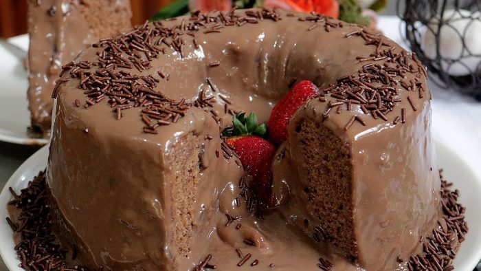 Bolo TAMANHO FAMÍLIA para DATAS ESPECIAIS fácil e rápido de fazer!  BOLO VULCÃO DE CHOCOLATE