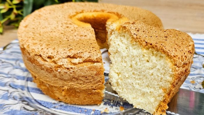 COM 3 INGREDIENTES FIZ ESSE BOLO FOFINHO!  BOLO DE AMIDO DE MILHO SEM GLÚTEN