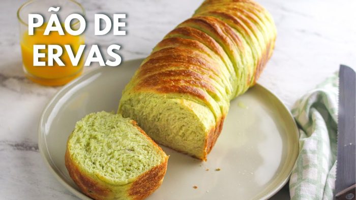 PÃO CASEIRO DE ERVAS SUPER MACIO – PERFEITO PARA COMER COM QUALQUER COISA!