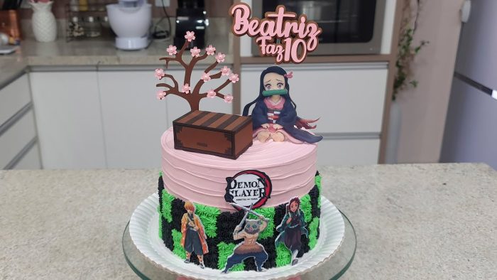 BOLO TEMA DEMON SLAYER / DECORAÇÃO FÁCIL E DELICADA FEITA EM CHANTININHO  @PARISCAKEDESIGNER