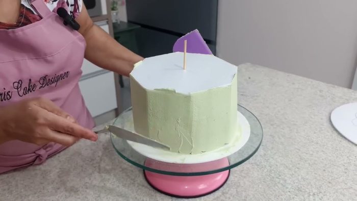 BOLO COM EFEITO 3D  FIZ A  MINHA GUIA CASEIRA EM CASA  @PARISCAKEDESIGNER