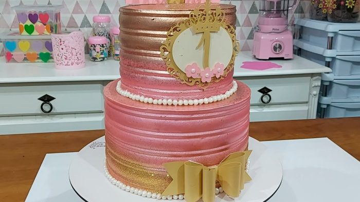 BOLO DA PRINCESA DE 2 ANDARES  PARA 35 PESSOAS / PARIS CAKE DESIGNER