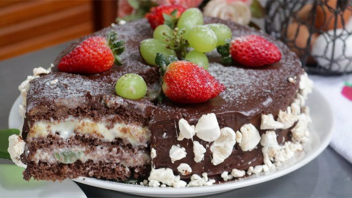 BOLO DE ANIVERSÁRIO FÁCIL DE LEITE NINHO E CHOCOLATE – Bateu Ta Pronto