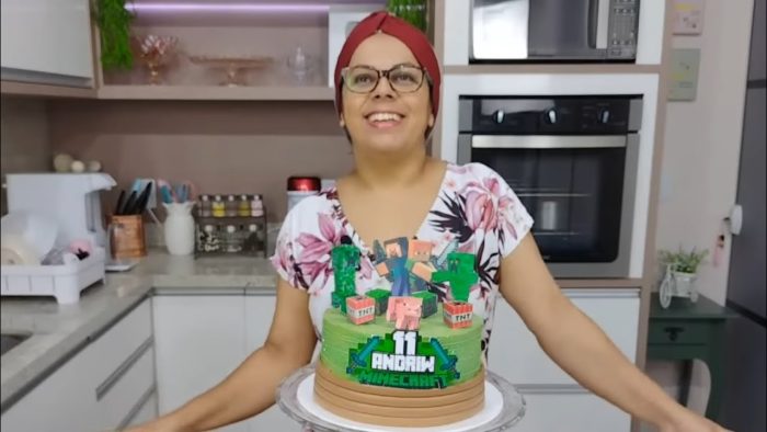 BOLO DO MINECRAFT  COM COBERTURA DE CHANTININHO @PARISCAKEDESIGNER