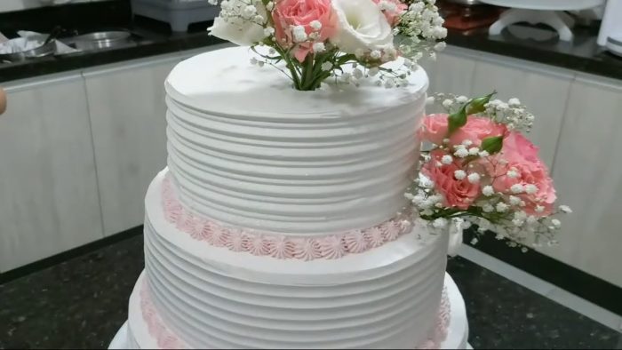 BOLO PARA 100 PESSOAS /3 ANDARES