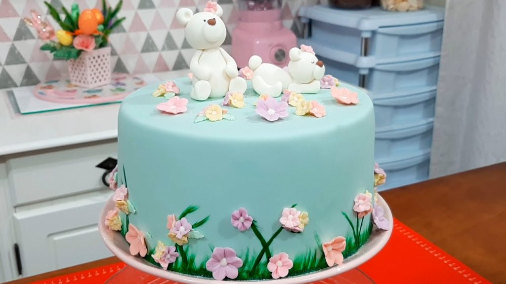 BOLO COM BLINDAGEM EM GANACHE / DECORAÇÃO URSO COM FLORES / PARIS CAKE DESIGNER