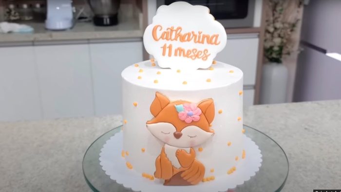ALISAMENTO PERFEITO / DECOREI O BOLO COM O BICO PERLE LISO / TOPPER DE BISCOITO@PARISCAKEDESIGNER
