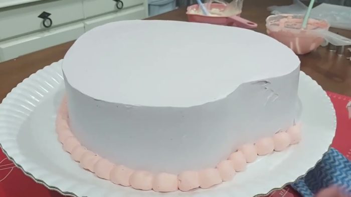 BOLO DECORADO COM BICOS  DE CONFEITAR OS MAIS USADOS /  BICO 4 B / 070 /BICO 20 @PARISCAKEDESIGNER