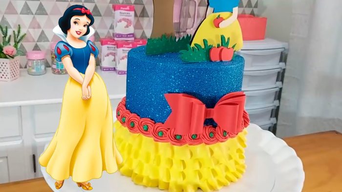 DECORAÇÃO DE BOLO DA BRANCA DE NEVE 😍USEI O BICO BABADO 070 @PARISCAKEDESIGNER