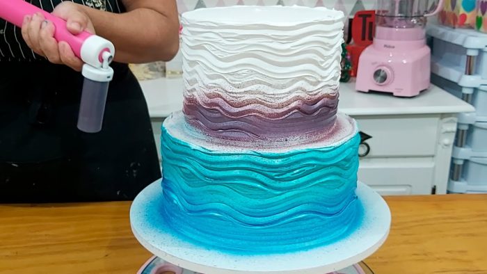 BOLO DE 2 ANDARES TEMA INFANTIL COM DEGRADÊ DE CORES  / WAVE CAKE / PARIS CAKE DESIGNER
