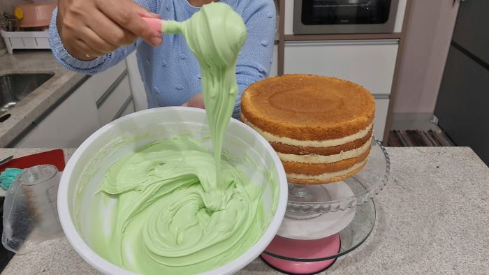 DECORAÇÃO DE BOLO COM COBERTURA DE GANACHE CREMOSA / TEMA SAFARI @PARISCAKEDESIGNER