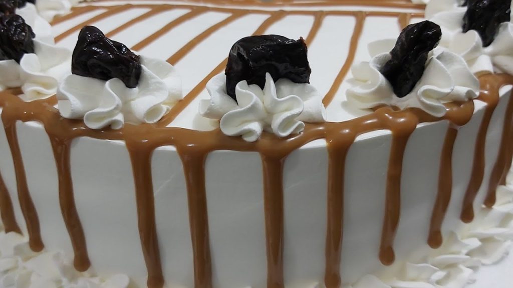 DECORAÇÃO  BOLO / RECHEIO DOCE DE LEITE COM AMEIXA
