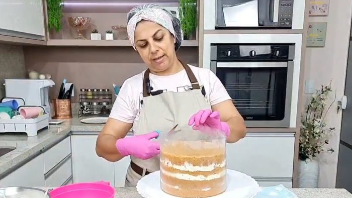 DECORANDO  BOLO EM CHANTINHO /#viagem  #portugal   @PARISCAKEDESIGNER