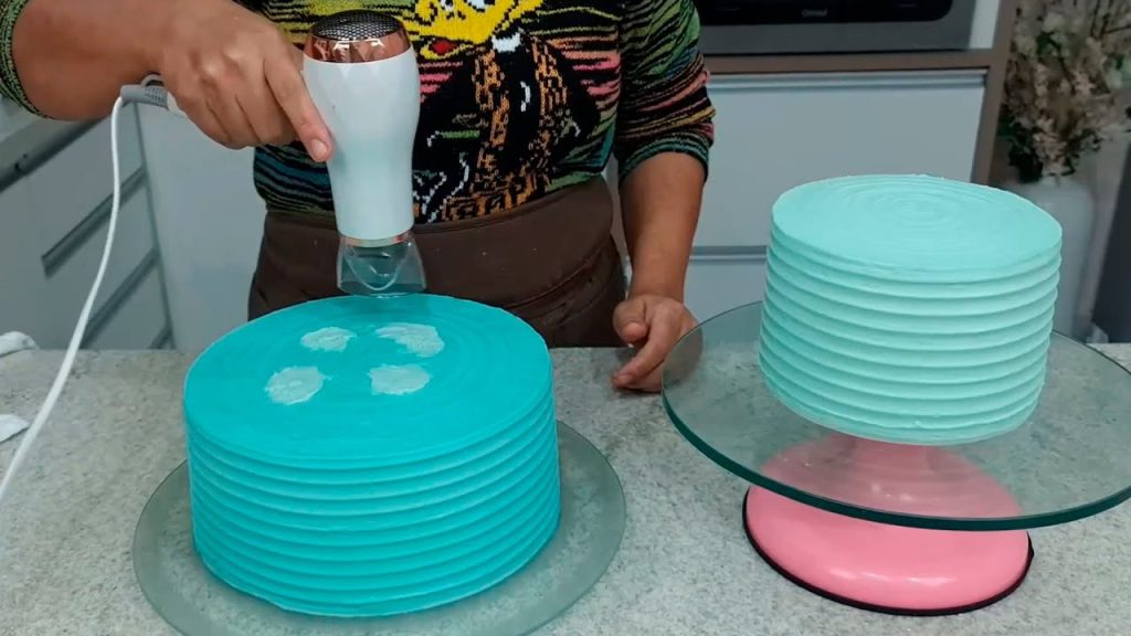 ESPÁTULADO PERFEITO NA GANACHE CREMOSA /GANACHE COM CHANTILLY @PARISCAKEDESIGNER